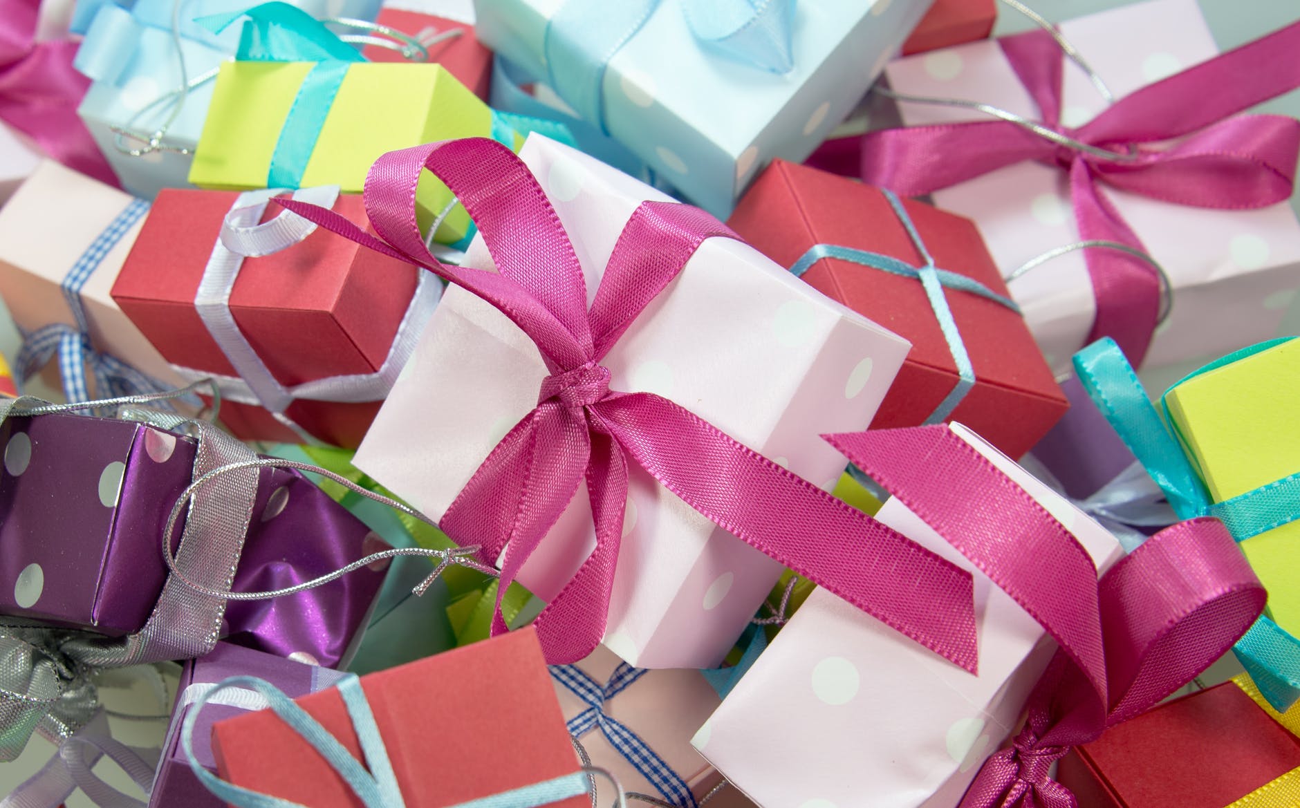Four tips on what you must avoid gifting to your boyfriend